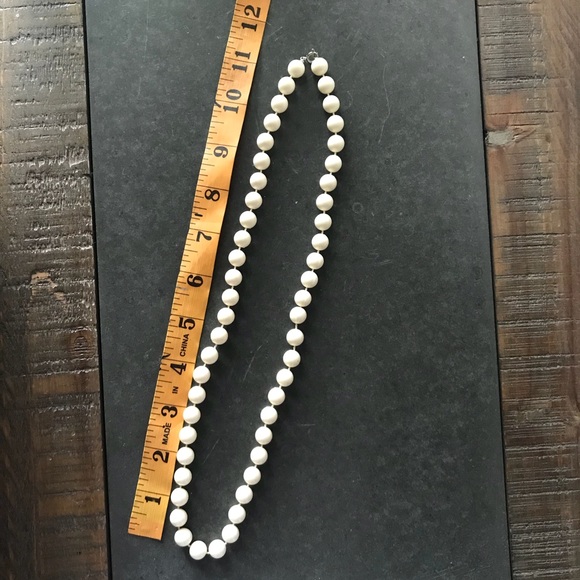 Retro Faux Pearl Necklace - Picture 5 of 5